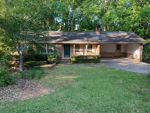 2nd image of 1001 Woodlands Ct
