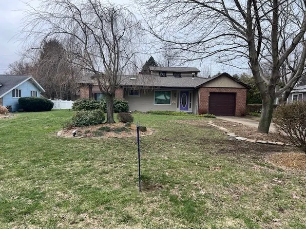 1112 Western Ln, Erie, PA 16505