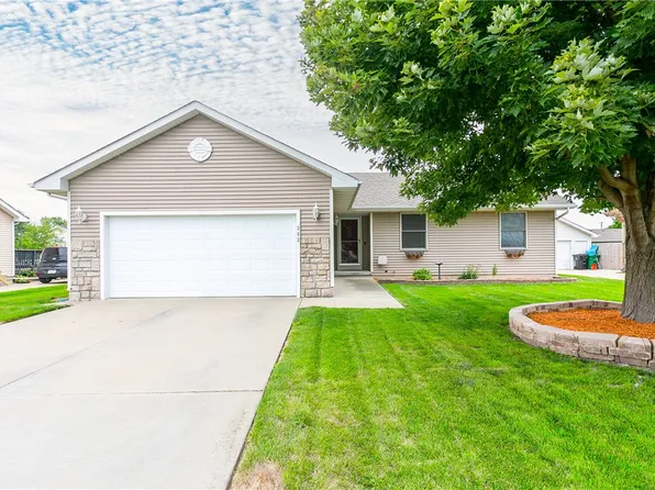 302 NE Trent Ave, Elkhart, IA 50073