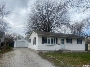 613 S Wyandotte St, Taylorville, IL 62568