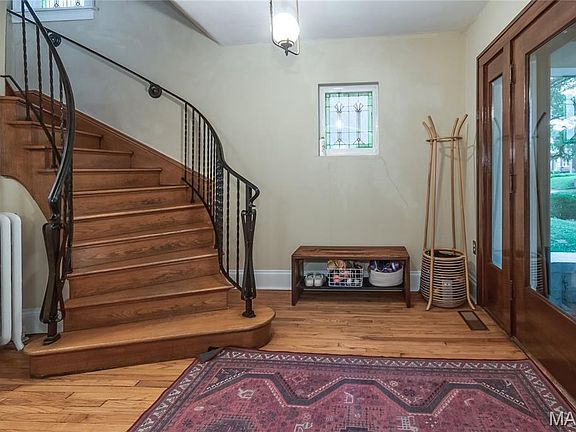 3rd image of 7101 Stanford Ave