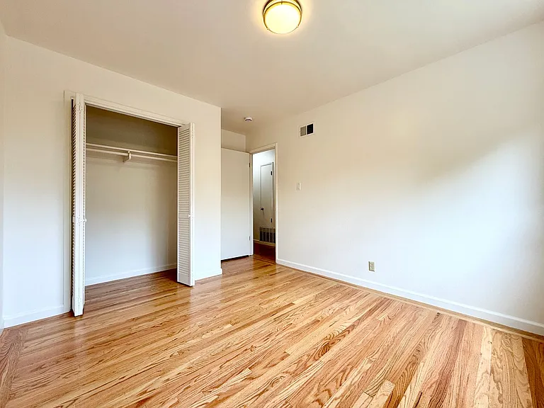 420 Madison Ave — Photo 27