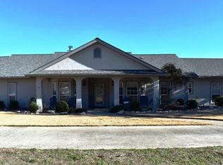 140 Chinaberry Ln, Kerrville, TX 78028