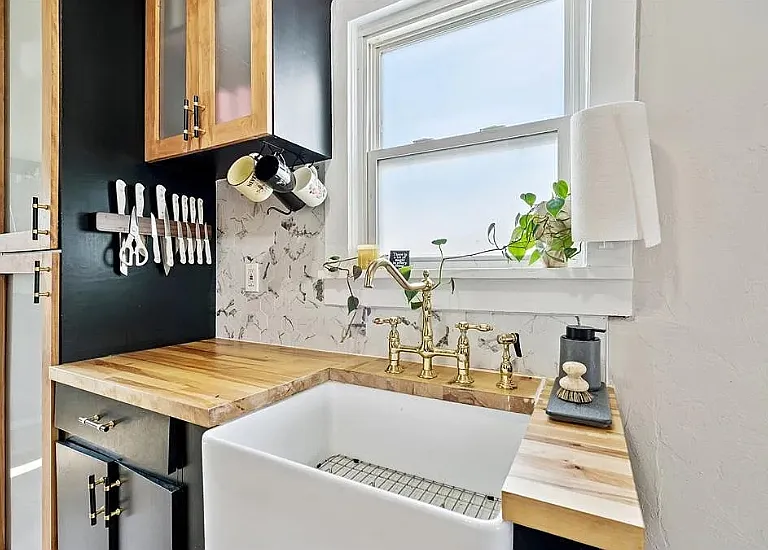322 Mathews Ave — Photo 4