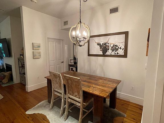 4th image of 1121 Camellia Blvd Unit 103
