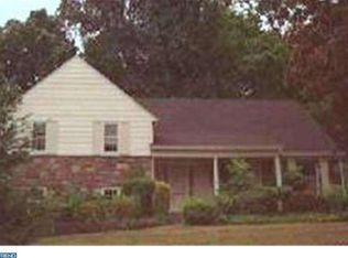 6 Castle Rock Dr, Havertown, PA 19083