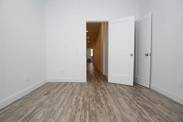 Rented by Nooklyn NYC LLC | media 19