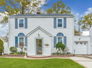 117 Harris Ave, Hewlett, NY 11557