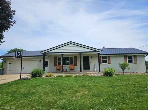 9729 Sommerville St, Louisville, OH 44641