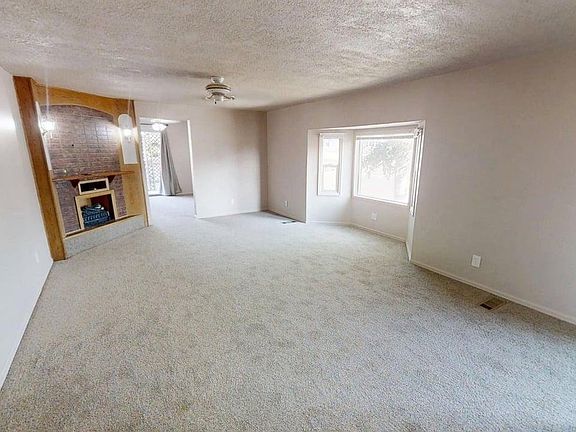 3rd image of 114 Linden Dr