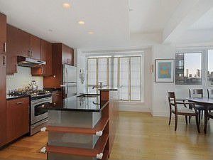 4th image of 440 Kent Ave APT 6A