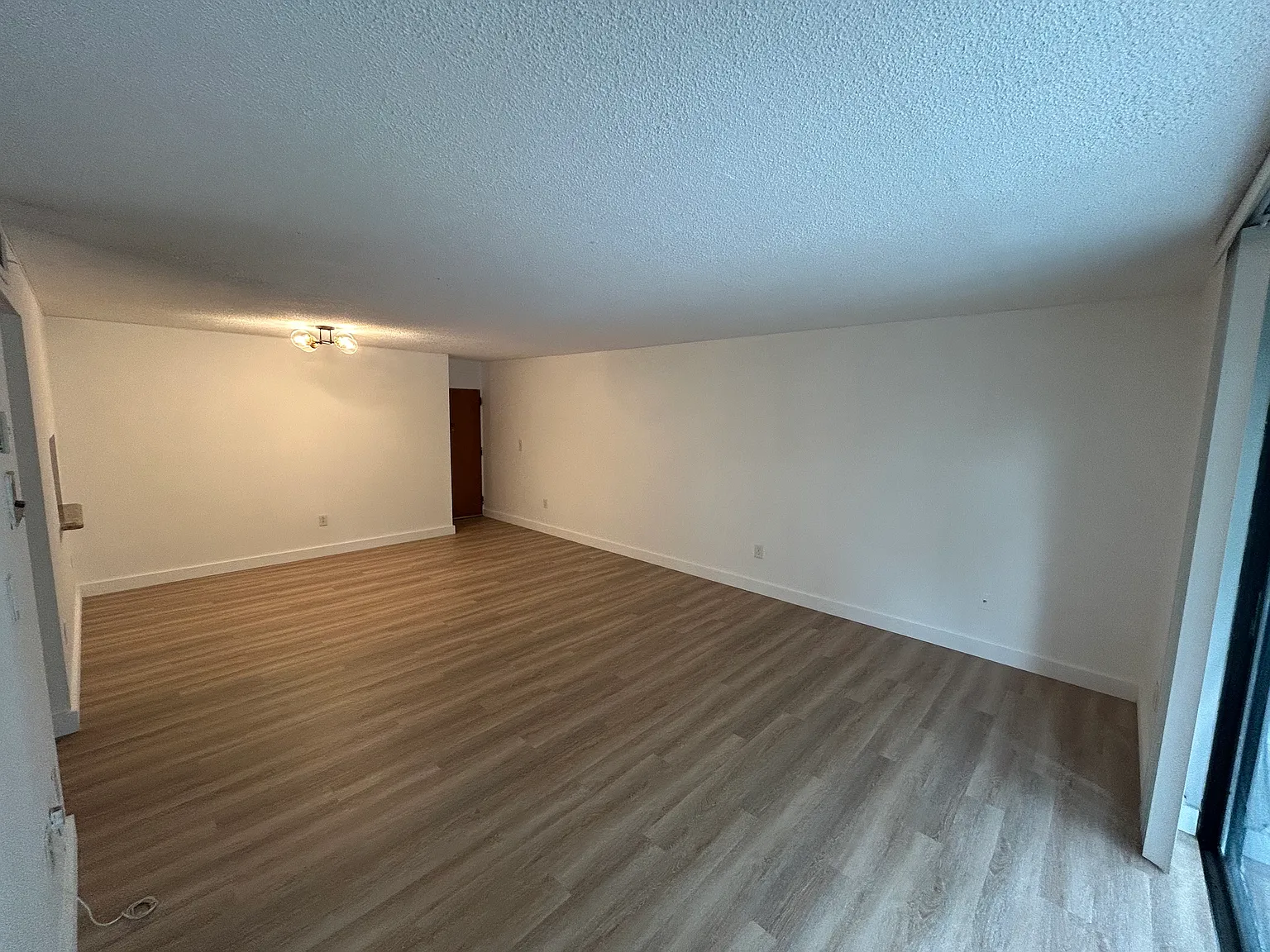 2 bed, 880 sqft, $2,950 — Photo 3