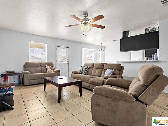 4th image of 4407 Wade Dr