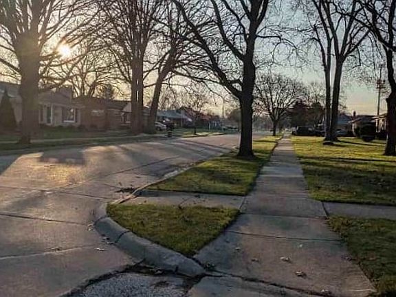 Exterior Neighborhood (street photo)
