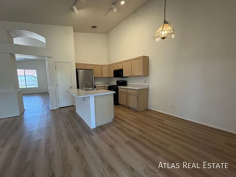 7794 S Trumpet Vine Ave — Photo 25