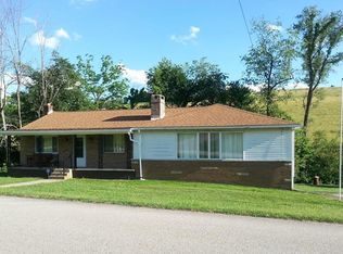 212 McConnell Rd, Mount Pleasant, PA 15666