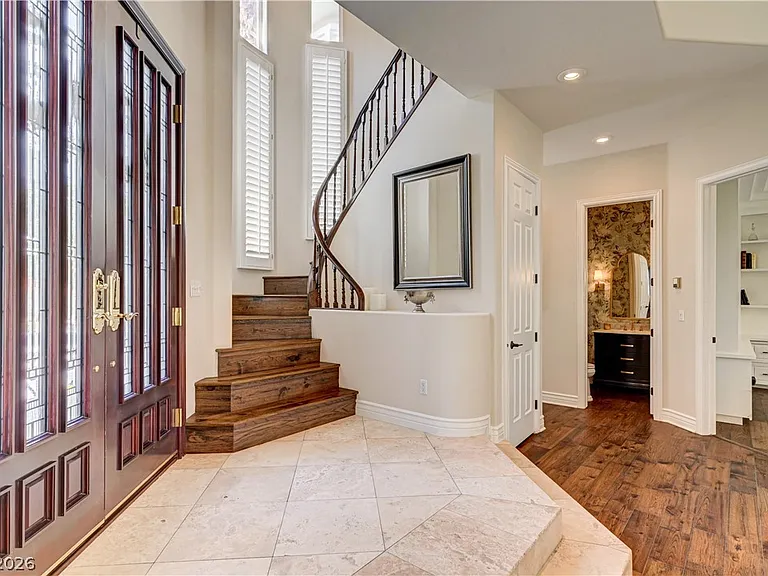 8901 Robinson Ridge Dr — Photo 35
