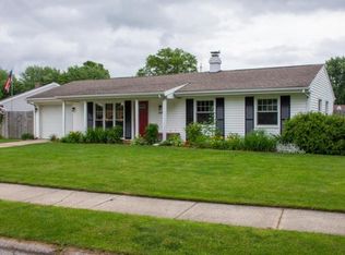 2734 Lenson Dr, Mishawaka, IN 46545