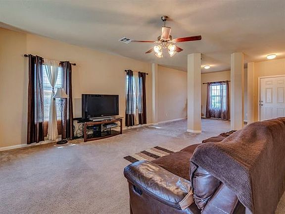 4th image of 1213 Montell Ln