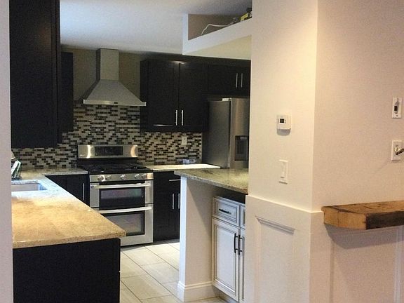 3rd image of 234 Foxhurst Road