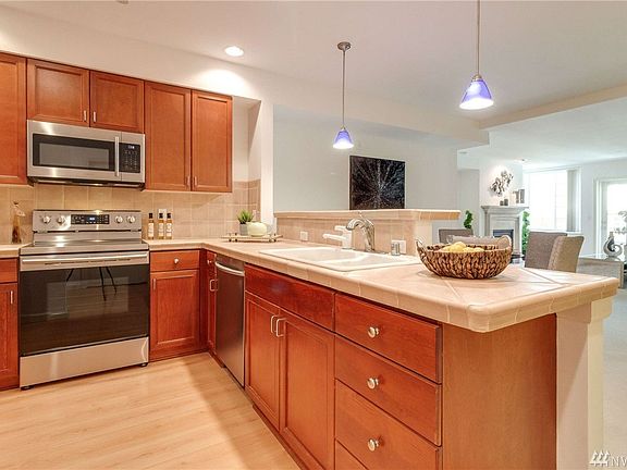 5th image of 11004 NE 11th St APT 507