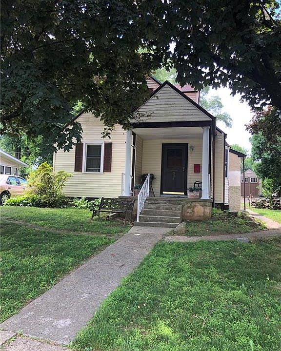 2nd image of 308 College Dr