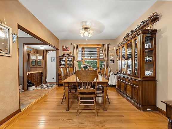 4th image of 233 Dahlgren Pl Floor 1