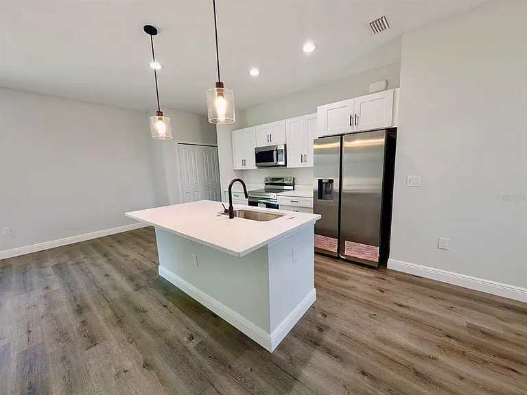 21295 Wynyard Ave — Photo 5