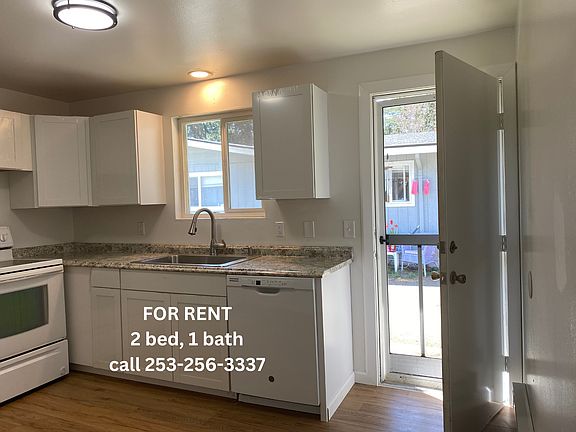 4th image of 1126 Neil St NE APT 4
