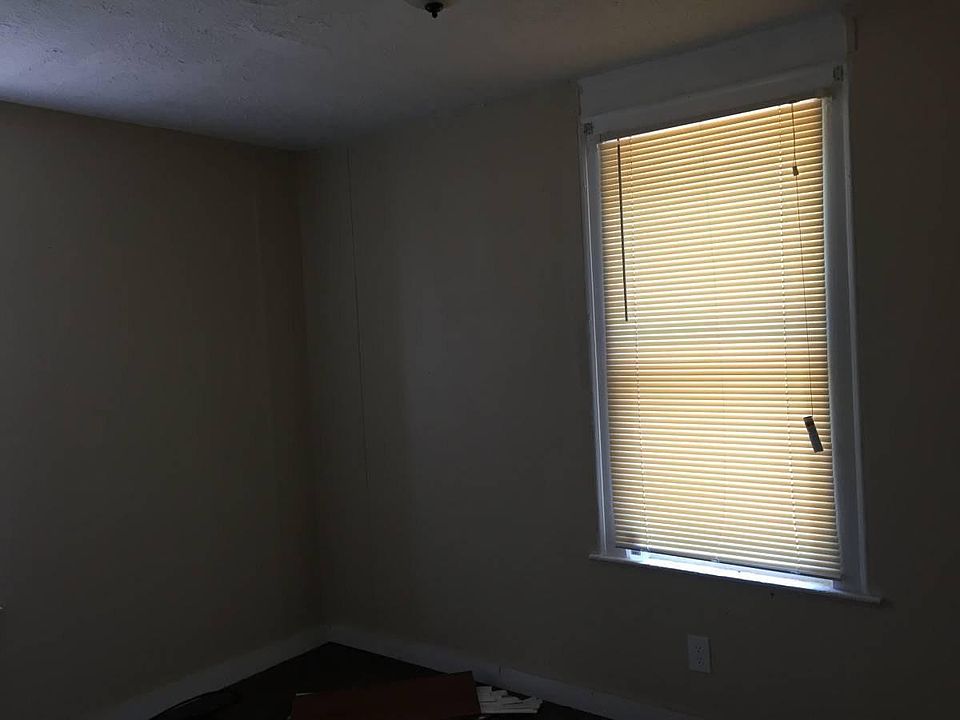 1st image of 4143 Woodbridge Ave #Up