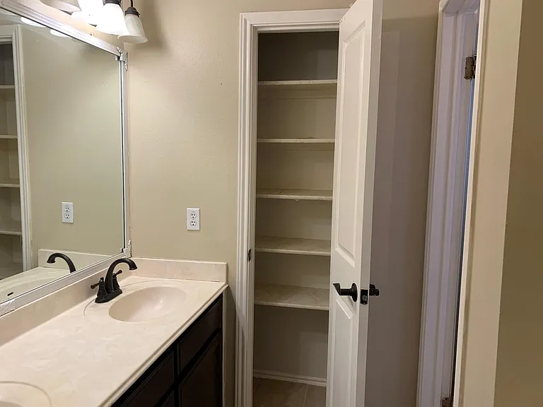 1721 Woods Blvd — Photo 11