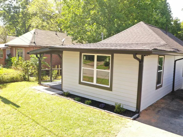 325 Martin Luther King Jr Dr, Cornelia, GA 30531