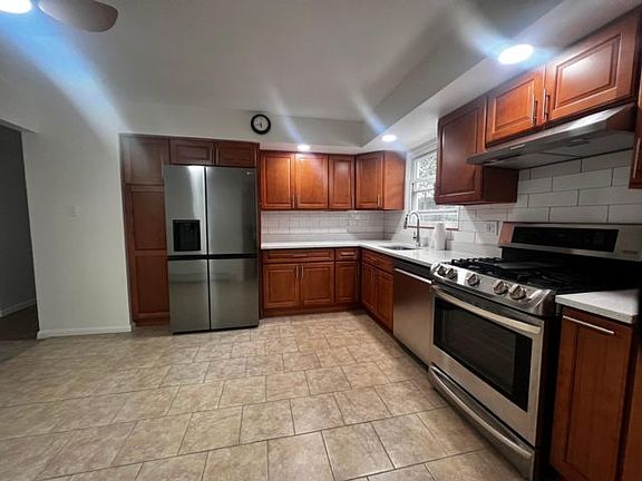 3rd image of 40 Newberry Ave