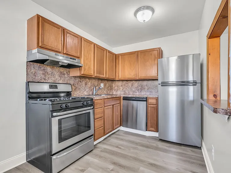 Laurelton Village Apartments — Photo 259