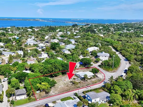 4665 NE Savannah Rd, Jensen Beach, FL 34957