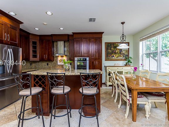 5th image of 792 Tanglewood Cir