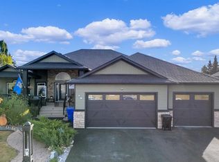 79 W Harrison Grn, Olds, AB T4H 0E5