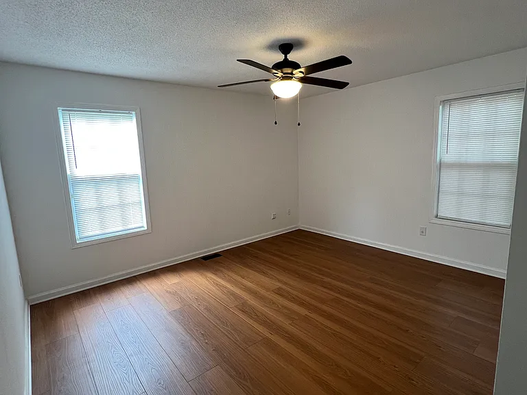 114 Webbs Mill Dr — Photo 15