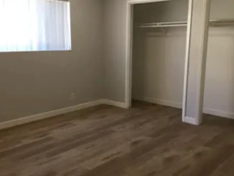 5300 Fairview Blvd #6 — Photo 8
