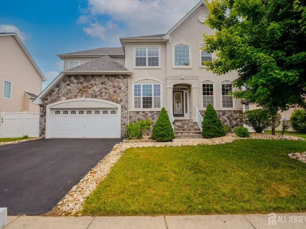 3 Maxwell Rd, Monroe Township, NJ 08831