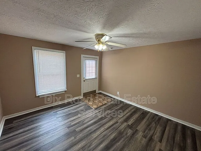 829 Maple Ave #2 — Photo 4