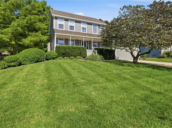 4312 SE Seattle Slew Dr, Lees Summit, MO 64082