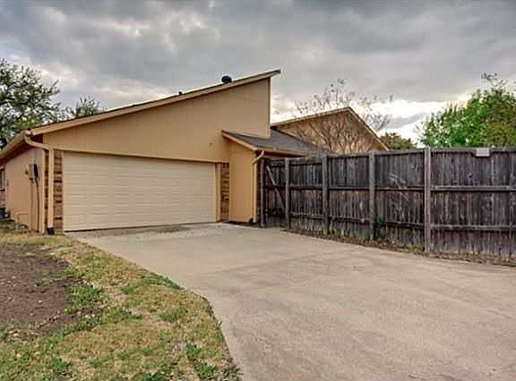 2nd image of 2213 Roundrock Dr