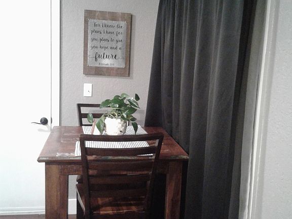 5th image of 502 W Taliaferro St