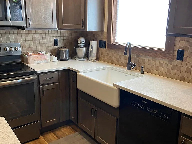 333 E Aspenwood Ave — Photo 5