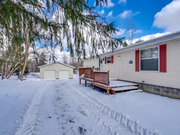 10860 Bloom Rd, Garrettsville, OH 44231