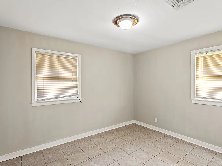 3450 Taylor St — Photo 9