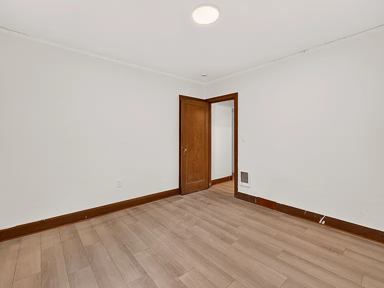 1920 11th Ave W #A — Photo 14