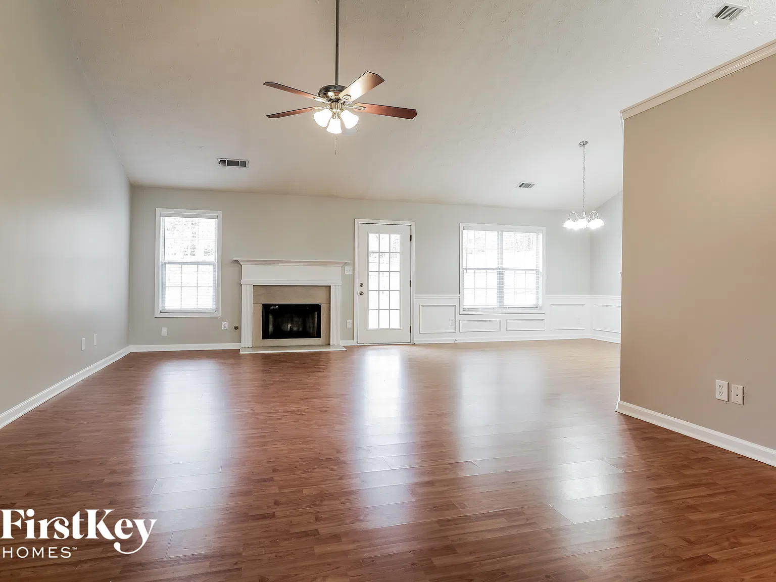 4 bed, 2.0 bath, 2080 sqft, $2,635 — Photo 2