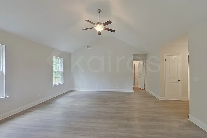 223 Western Red Cedar Dr — Photo 2